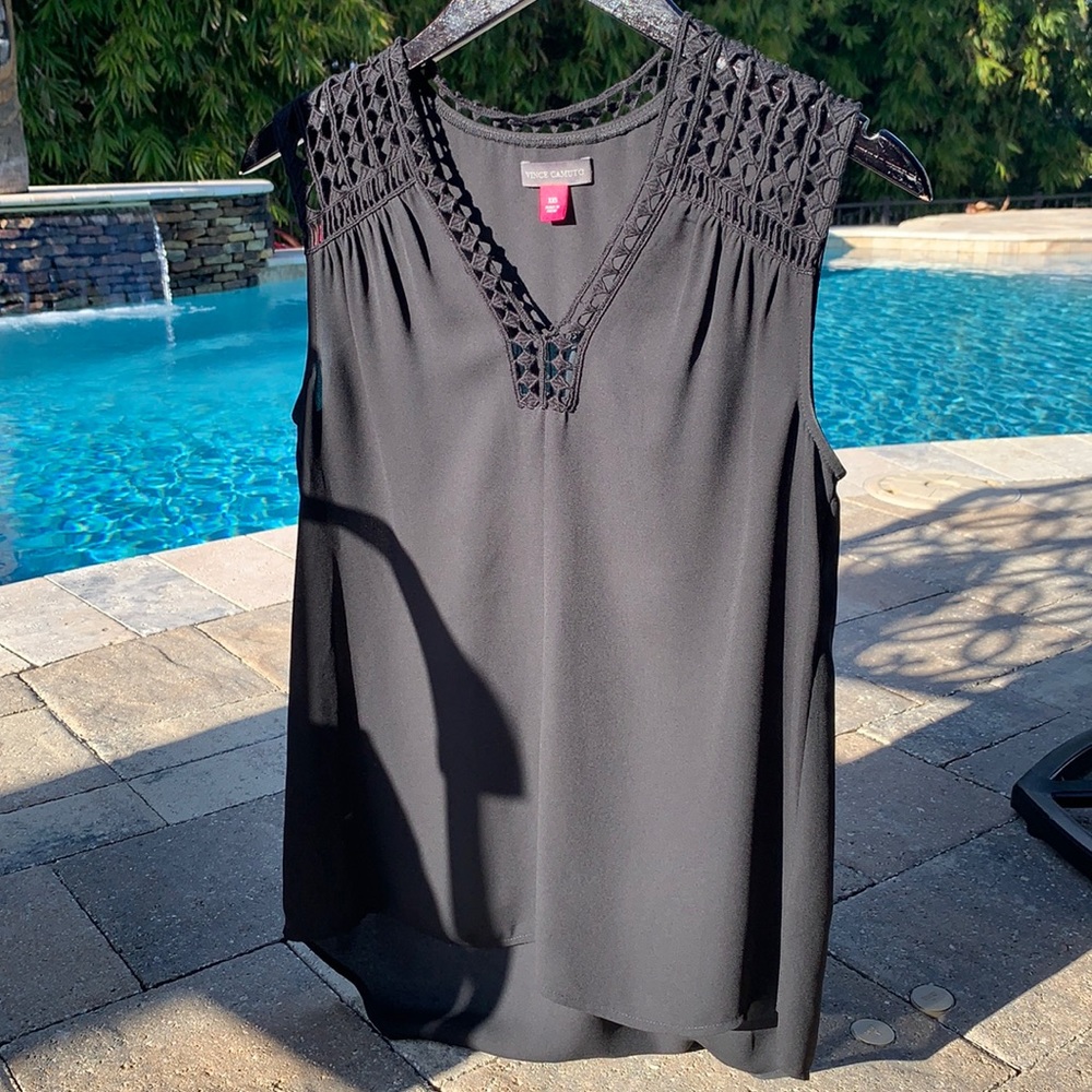 Black Vince Camuto tank top size xxs but fits like a small.